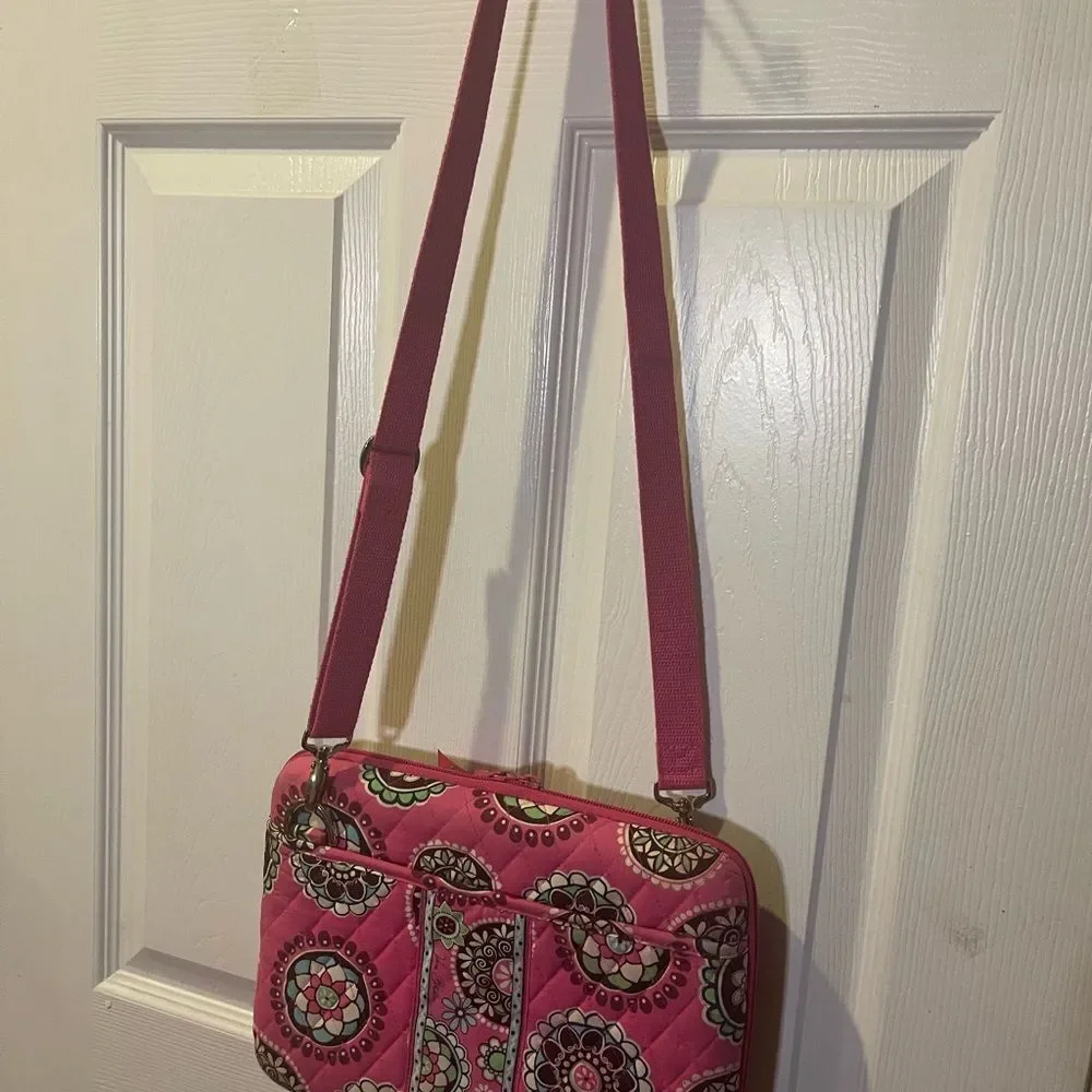 Vera Bradley Pink Cupcake Hard Shell Laptop Travel Bag Quilted Fabric.